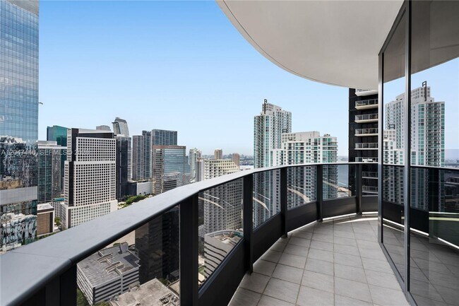 Building Photo - 1000 Brickell Plaza