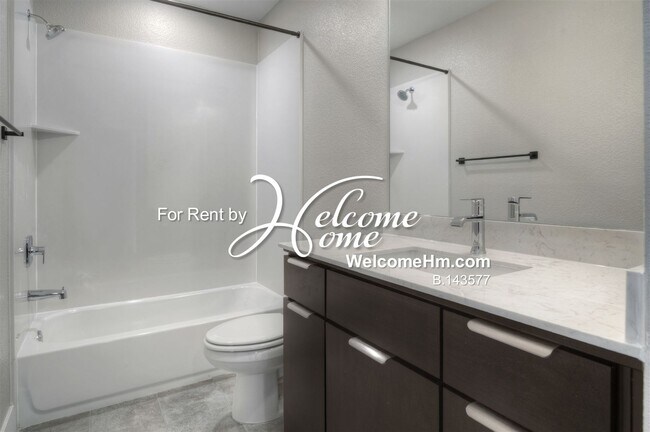 Building Photo - Coming Soon - NEWER Luxury Town Home Centr...