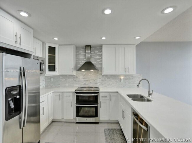 Building Photo - 11930 N Bayshore Dr