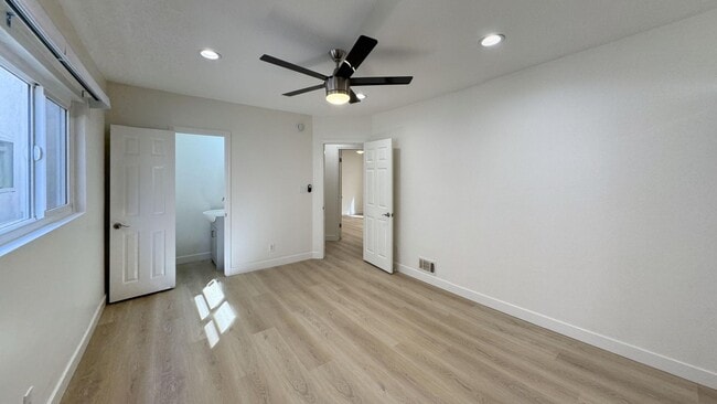 Building Photo - 2607 Abbot Kinney Blvd