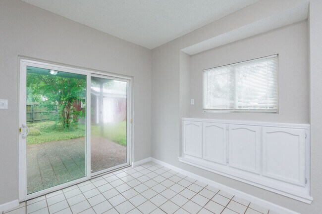 Building Photo - 11313 Red Creek Cir