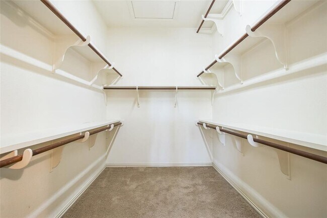Building Photo - 4004 Buckhaven Cove