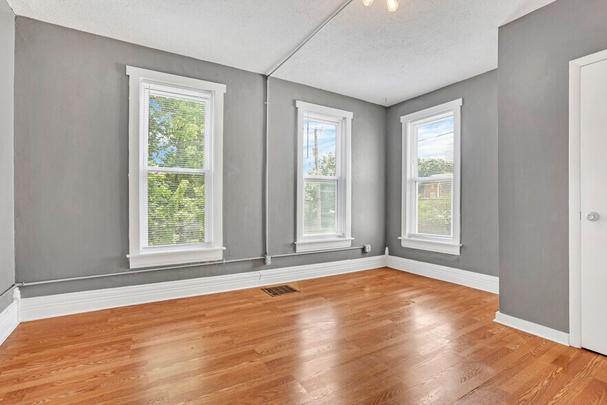 Building Photo - 258 Allen Ave