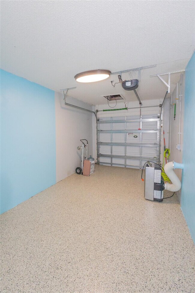 Building Photo - 50 Desford Ln