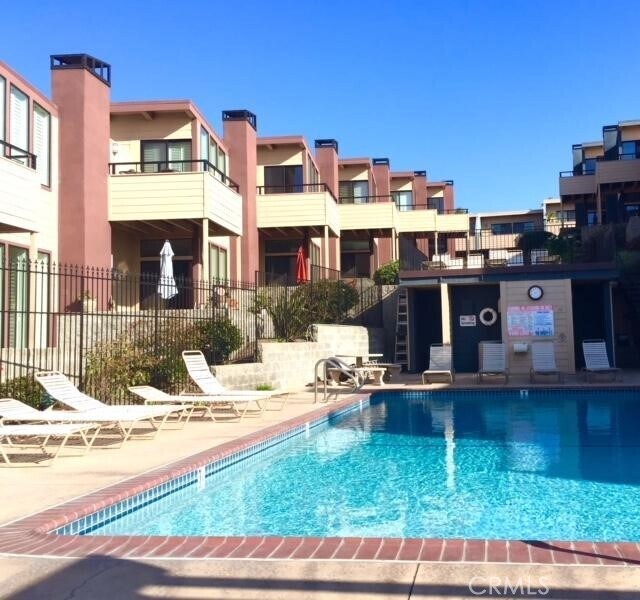 Building Photo - 404 Calle Miramar