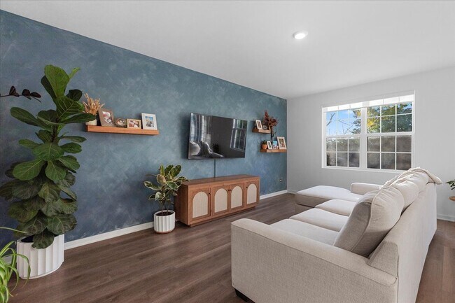 Building Photo - 271 Charlestowne Lakes Dr