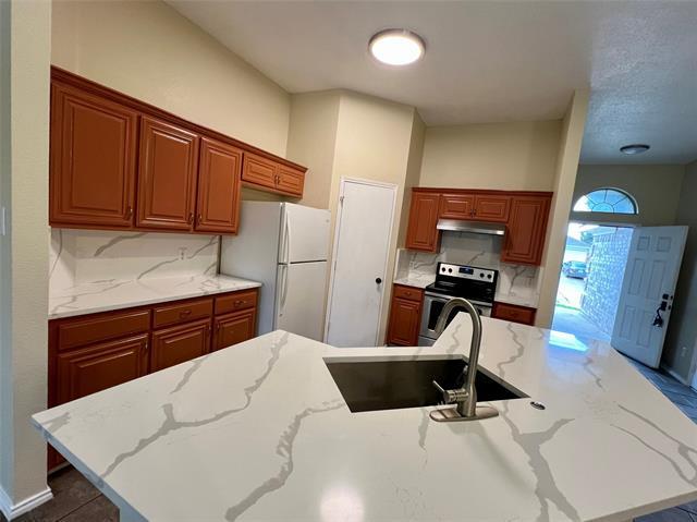 Building Photo - 8012 Splitrail Ct