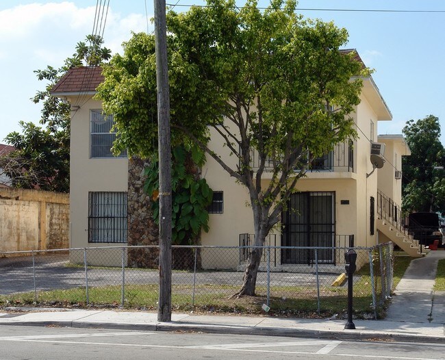 Primary Photo - Ward-Force House Apartments