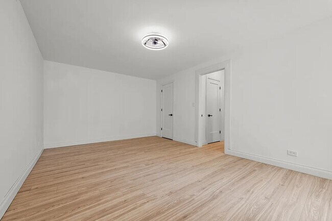 Building Photo - 124-16 84th Rd