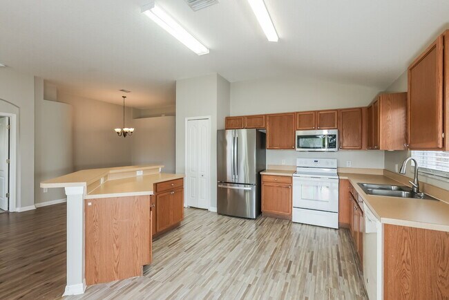 Building Photo - 11136 Rodeo Ln