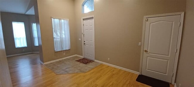 Building Photo - 6112 Spring Lake Terrace