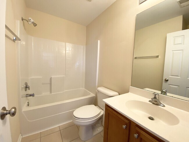 Building Photo - Spacious End Unit, Four Bedroom Townhouse in Cypress Ridge!