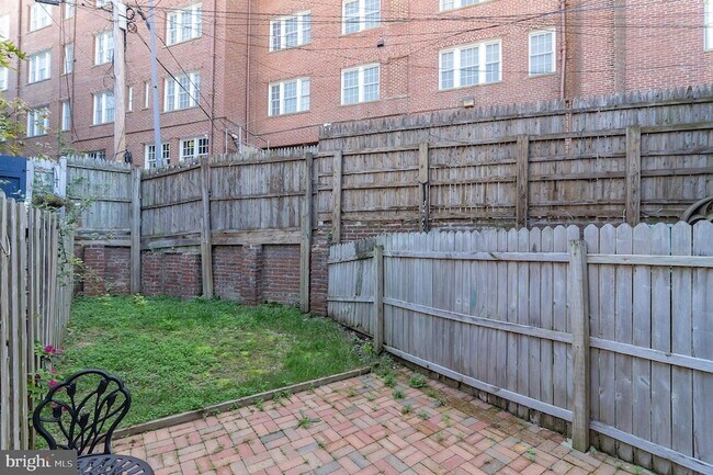 Building Photo - 2321 17th St NW