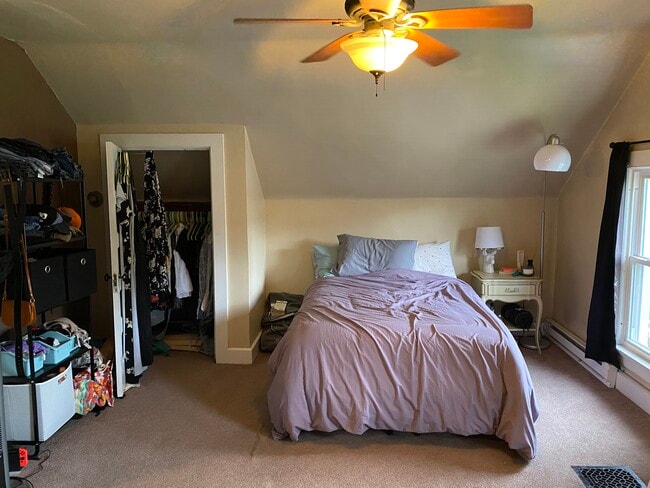 Building Photo - 1367 Burdette Ave