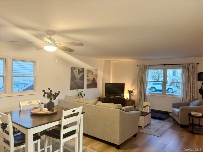 Building Photo - 542 E Pine St