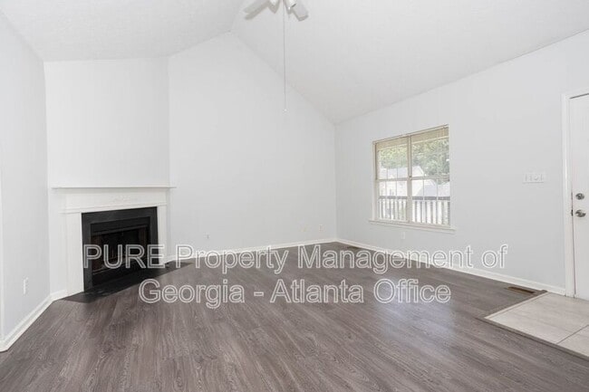 Building Photo - 2739 Sanibel Ln SE