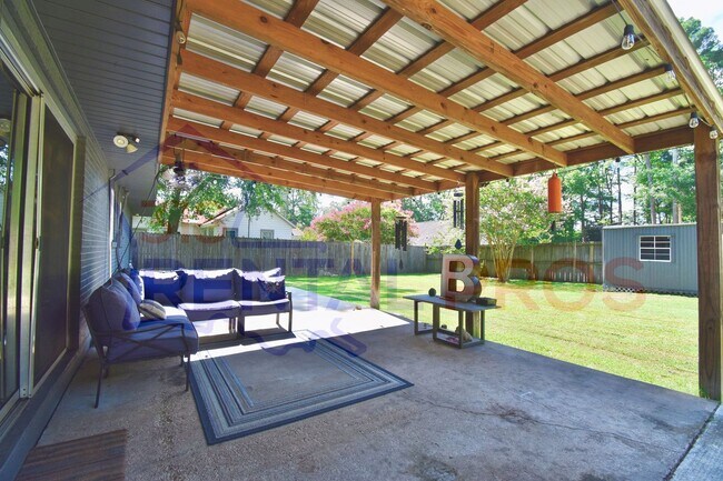 Building Photo - 4 Bed, 3 Bath Home in Ruston