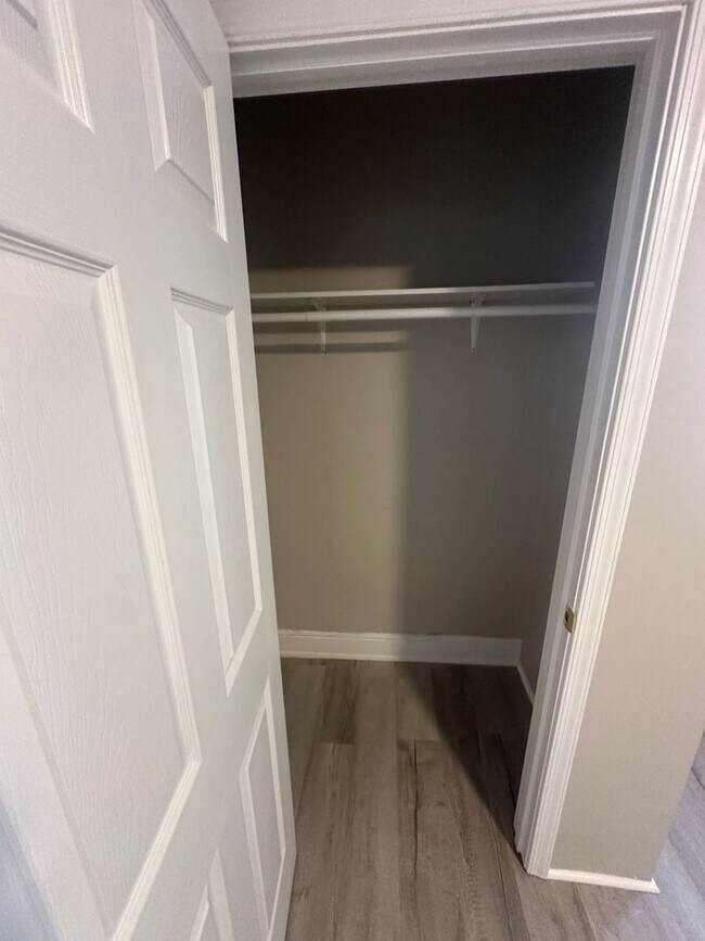 Building Photo - 22 S Plum St