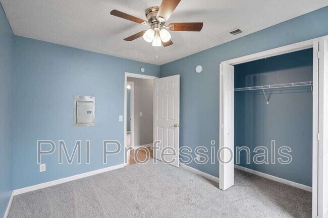 Building Photo - 604 Hugh Duffy Cove