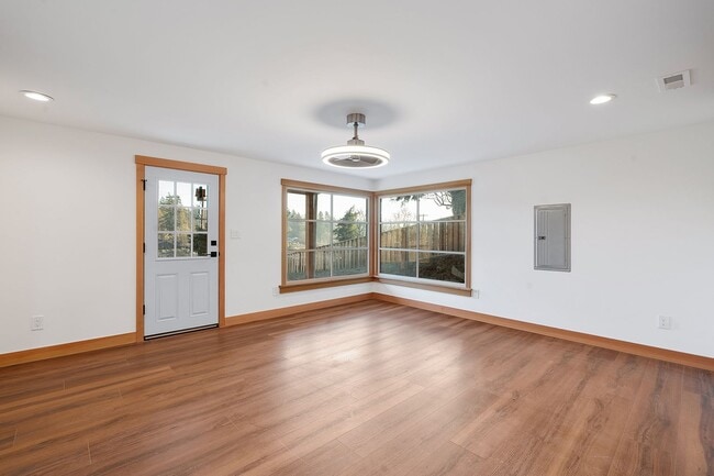 Building Photo - Lake Oswego Four Bedroom Home with View of...