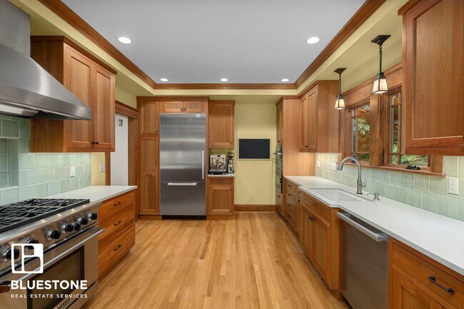 Building Photo - Beautiful 4 bedroom home in Palisades Neighborhood of Lake Oswego!