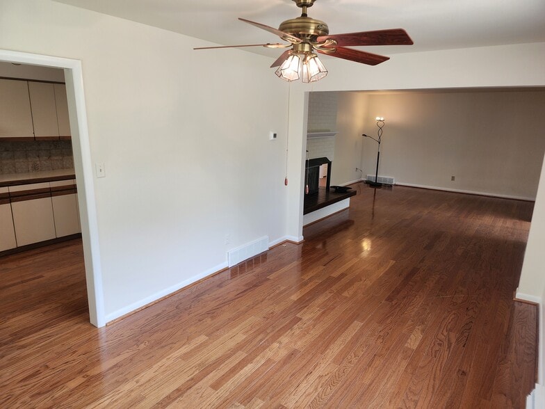Living & Dining Room - 216 Mohawk Dr