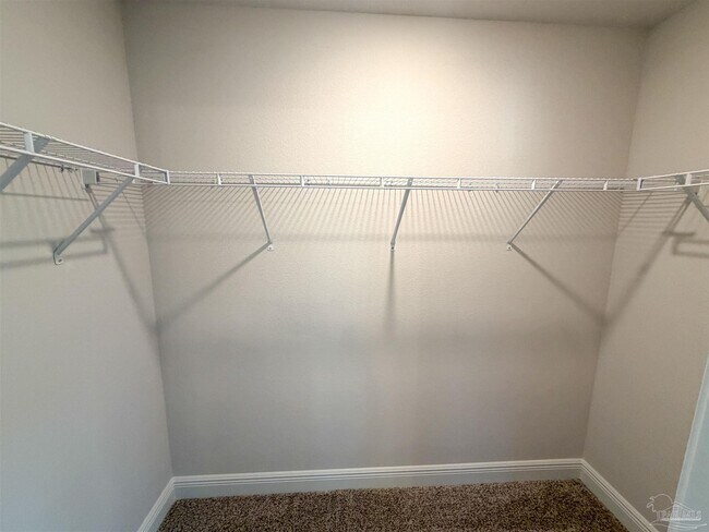 Building Photo - 710-E Giese Ln