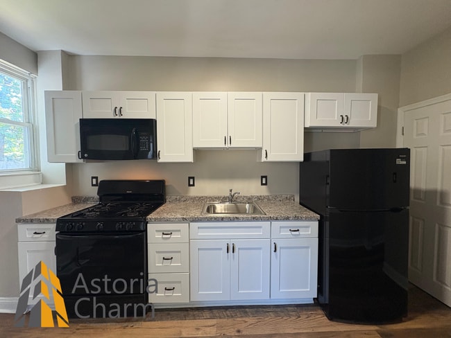 Building Photo - Live Comfortably in Hampden: 4 Bedrooms Pl...