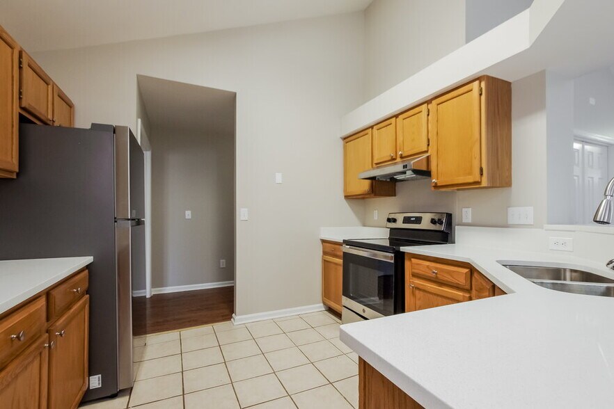 Building Photo - 7434 Crestside Ln