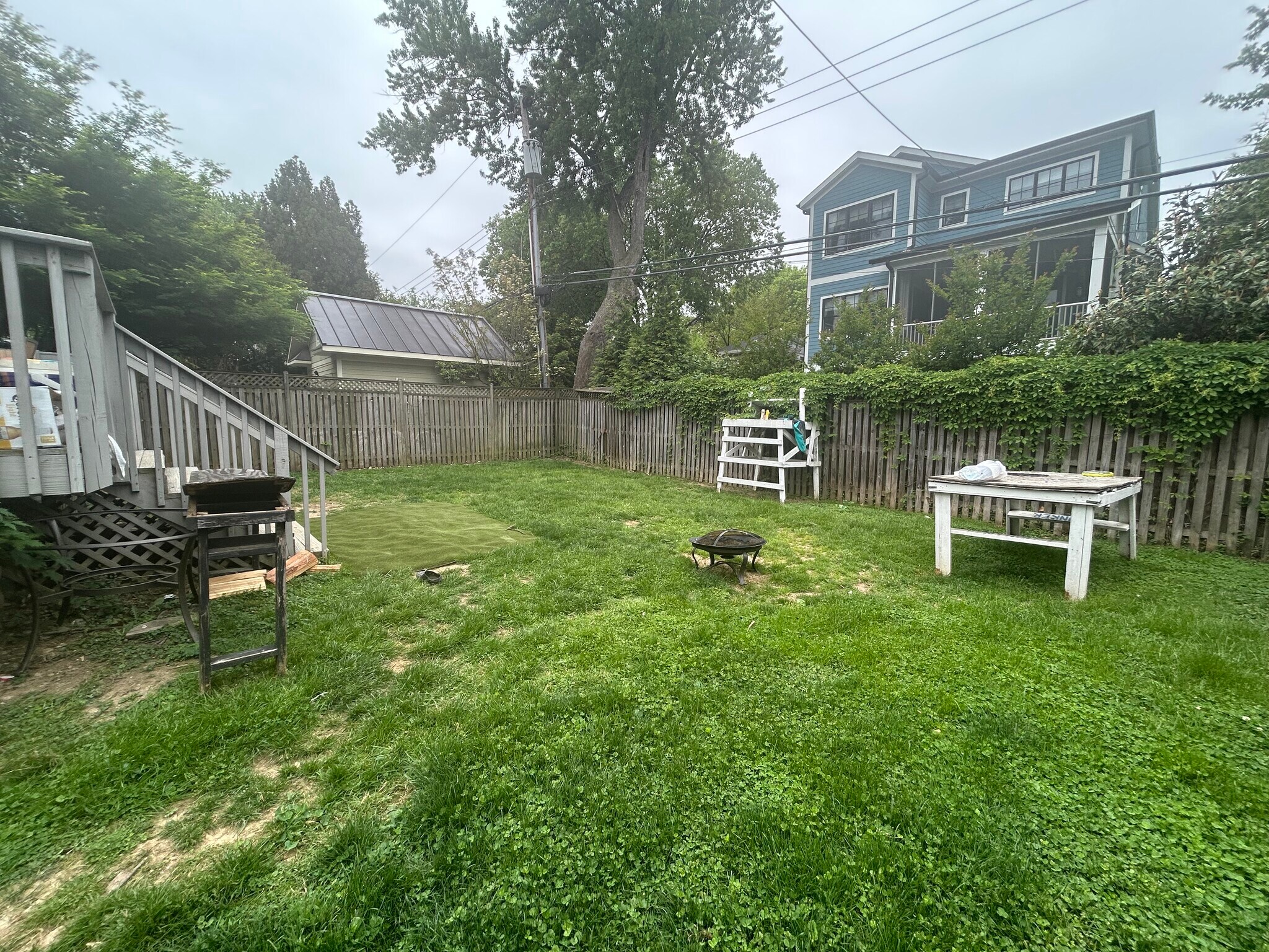Shared back yard - 716 N Jackson St