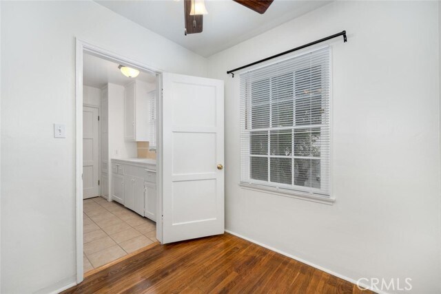 Building Photo - 814 E Carson St