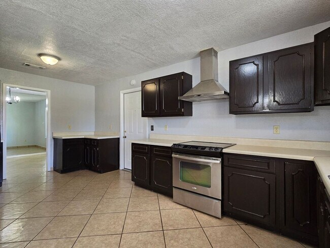 Building Photo - 230 Mighty Oak Ln