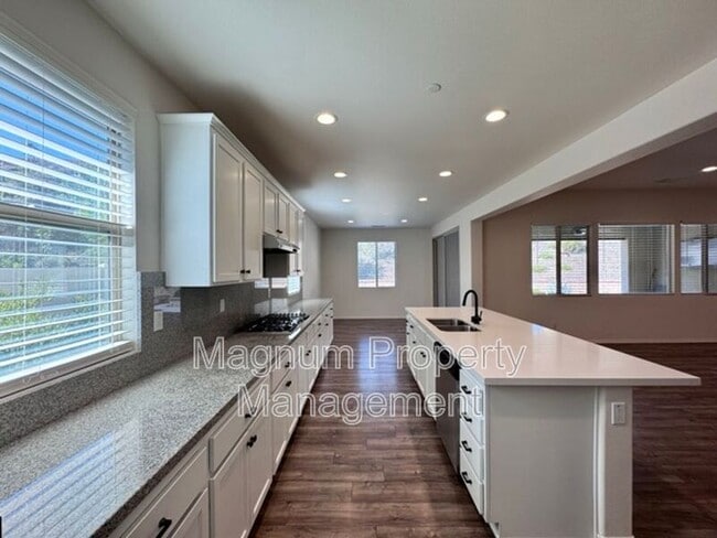 Building Photo - 24331 Ponderosa Ln