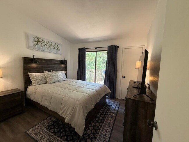 Building Photo - 393 Ozark Mountain Resort Dr