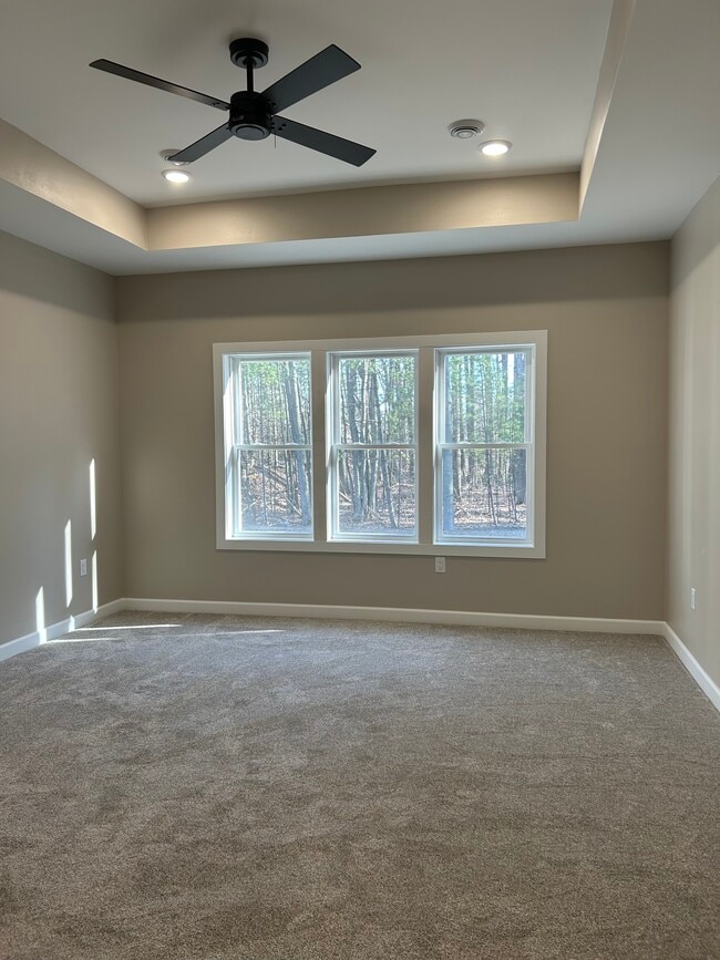 Building Photo - 1112 Reserve St N