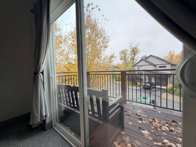 Building Photo - Gorgeous and Quiet 3 Bed 2.5 Bath Home in Railway Lofts & Cottages With Gallatin River Access!! M...