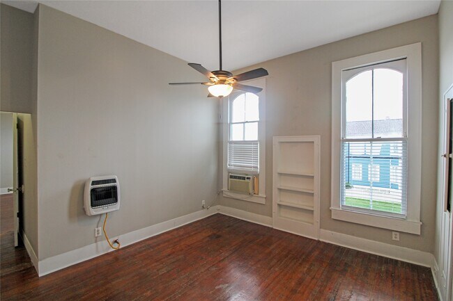 Building Photo - 1902 Church St