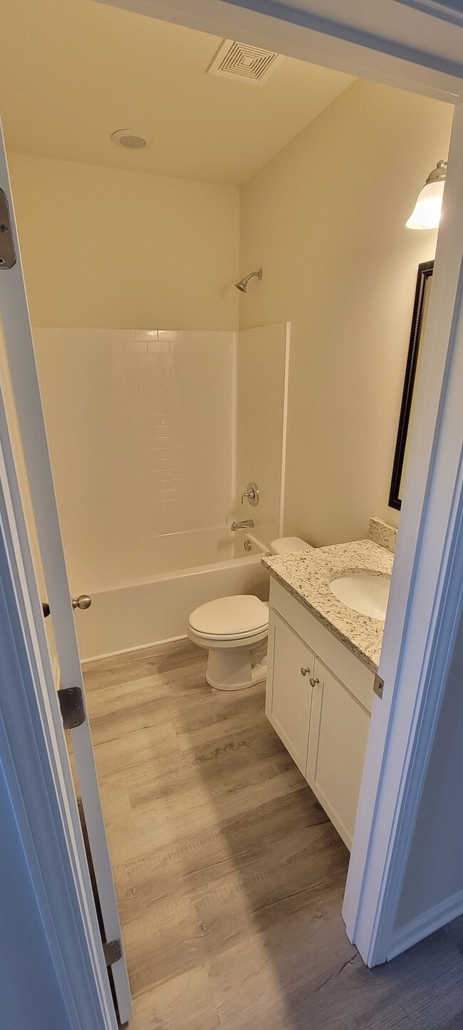 Building Photo - Brand new 5 bed room home in Chapin