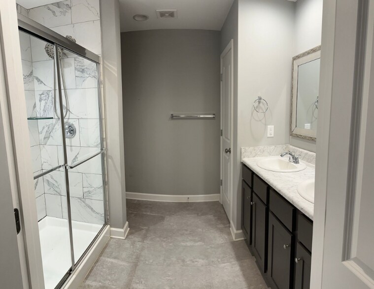 Building Photo - 10203 Maxwell Way