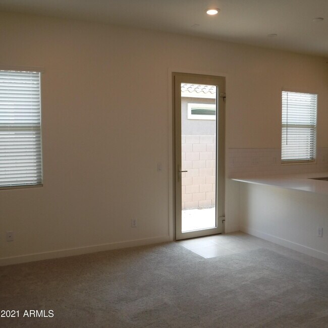 Building Photo - 16755 W Sand Hills Rd