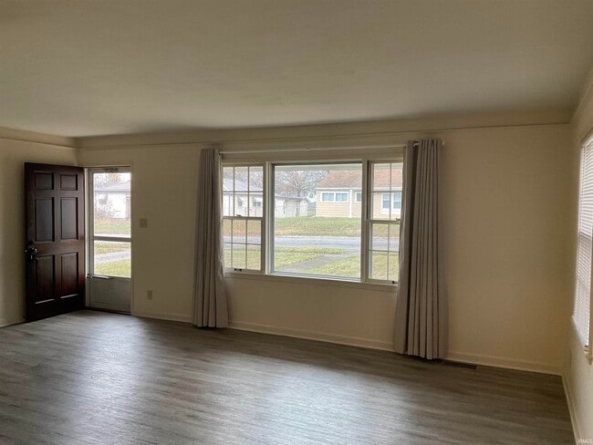 Building Photo - 1329 Melrose Ave