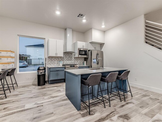 Building Photo - 2548 NW 131st St