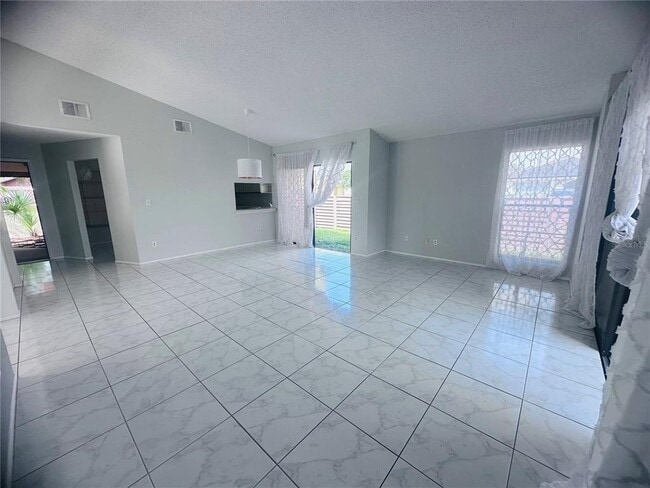 Building Photo - 6256 Gardenview Ct