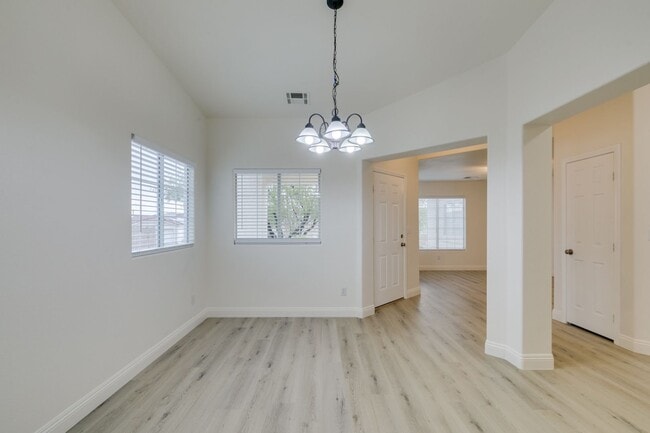 Building Photo - 437 Palegold St