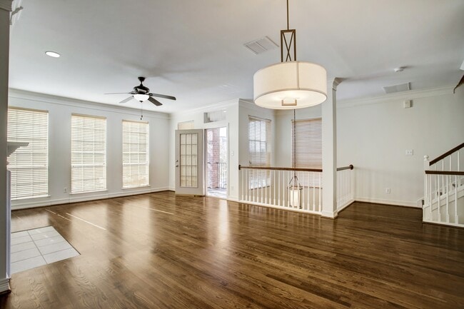 Building Photo - 1804 Colquitt St