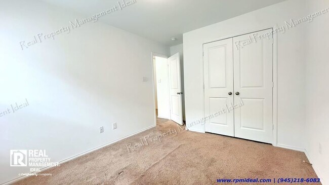 Building Photo - $2,300 - 4bed/ 2Bath - Stunning house in F...