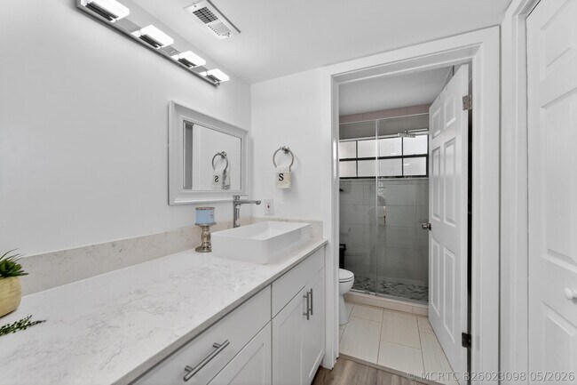 Building Photo - 1672 Cypress Pointe Dr