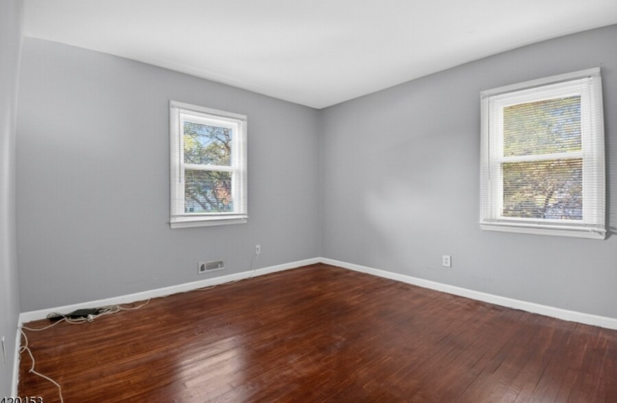 Building Photo - 532 Spring Valley Dr
