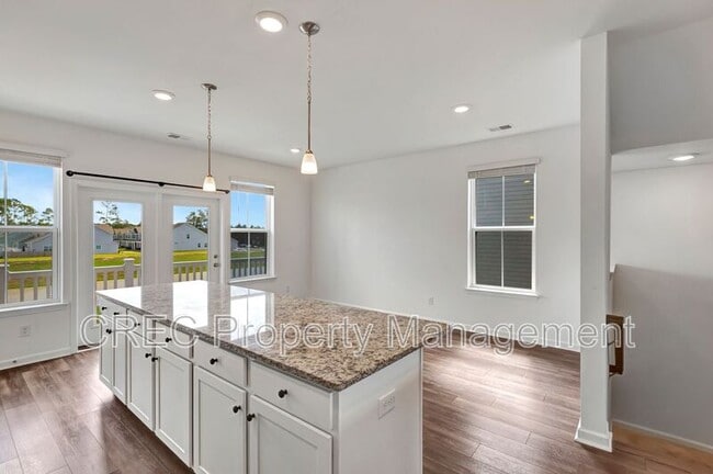 Building Photo - 831 Recess Pt Dr