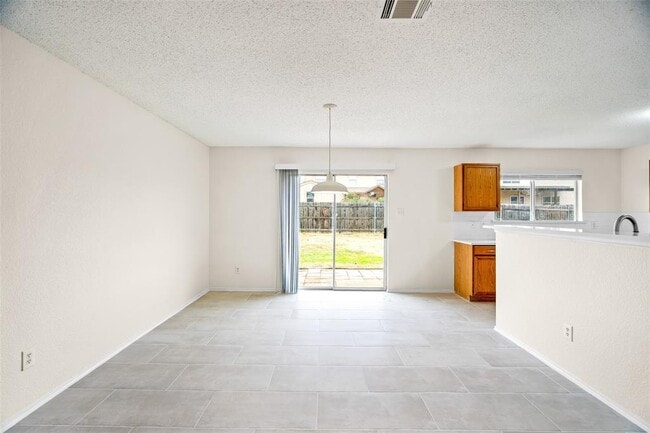 Building Photo - 2149 Franks St